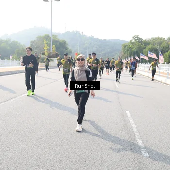 Runner Photo 6924296