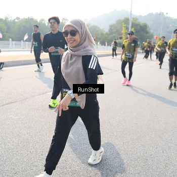 Runner Photo 6924302