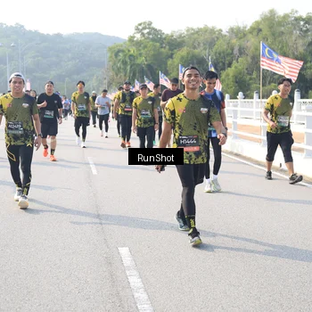 Runner Photo 6924336