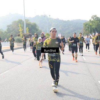 Runner Photo 6924352