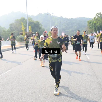 Runner Photo 6924353