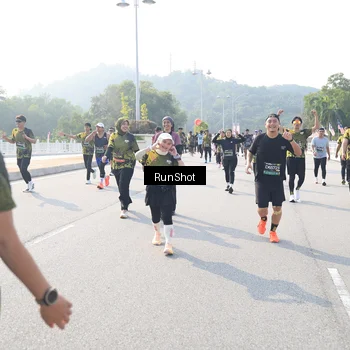 Runner Photo 6924366