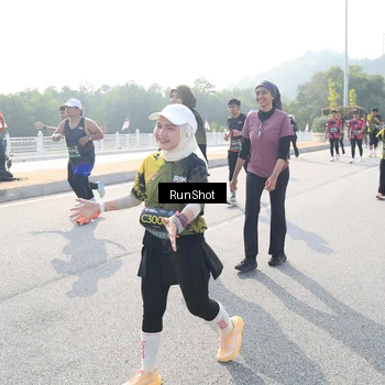 Runner Photo 6924399