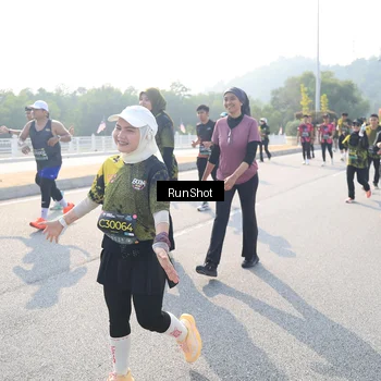 Runner Photo 6924400