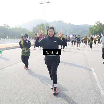Runner Photo 6924415