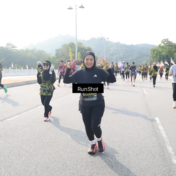 Runner Photo 6924423