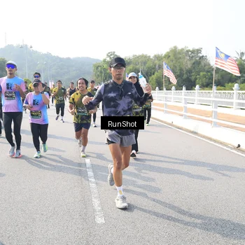 Runner Photo 6924471