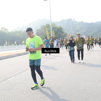 Runner Photo 6924575