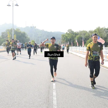 Runner Photo 6924994