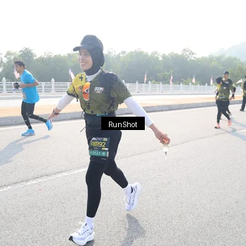 Runner Photo 6925304