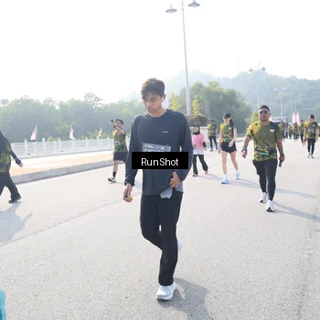Runner Photo 6925342