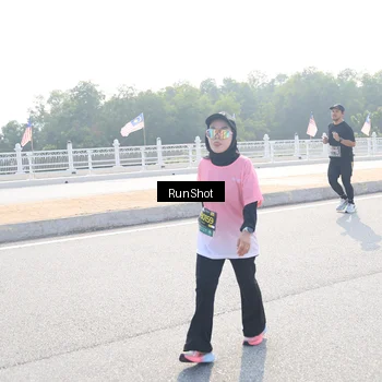 Runner Photo 6925374