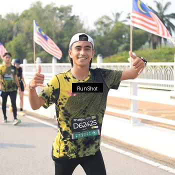 Runner Photo 6925678