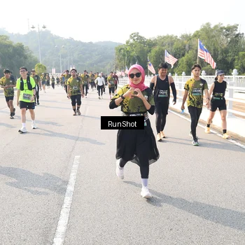 Runner Photo 6925696