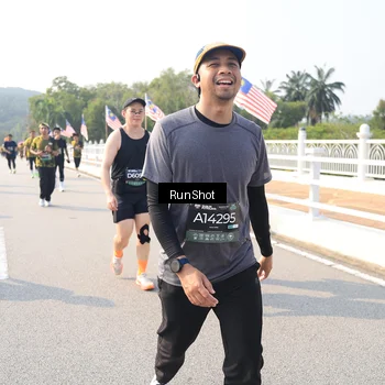 Runner Photo 6925850