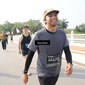 Runner Photo 6925852