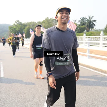 Runner Photo 6925853