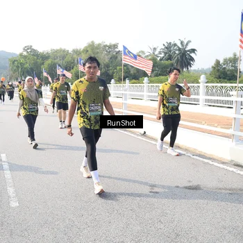 Runner Photo 6925981
