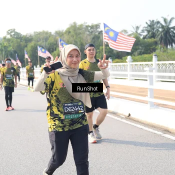 Runner Photo 6926002