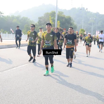 Runner Photo 6926008