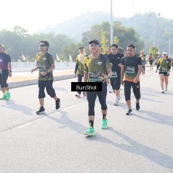 Runner Photo 6926013