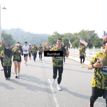 Runner Photo 6926040