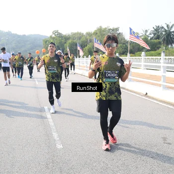 Runner Photo 6926043