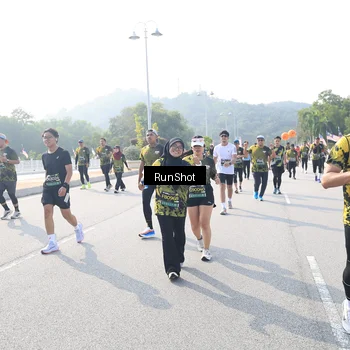 Runner Photo 6926048