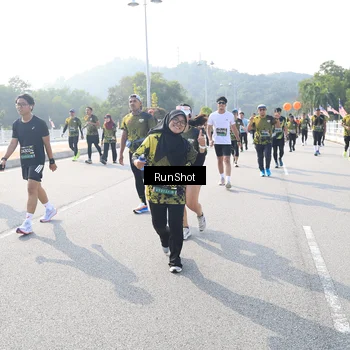Runner Photo 6926057