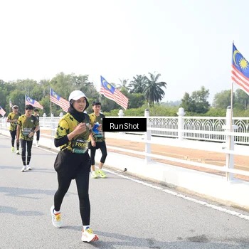 Runner Photo 6926060