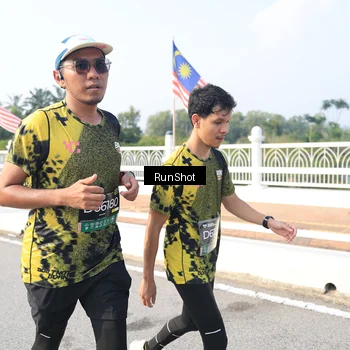 Runner Photo 6926102