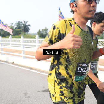 Runner Photo 6926103