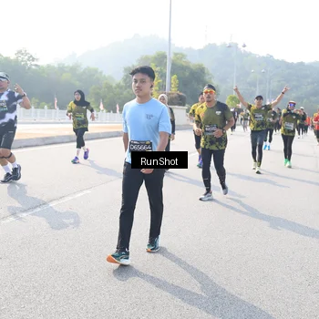 Runner Photo 6926124