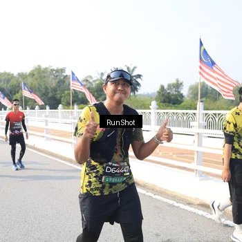 Runner Photo 6926142