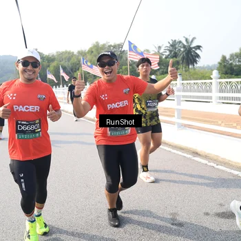 Runner Photo 6926202