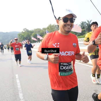 Runner Photo 6926210