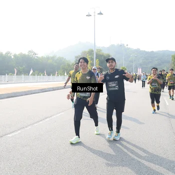 Runner Photo 6926291