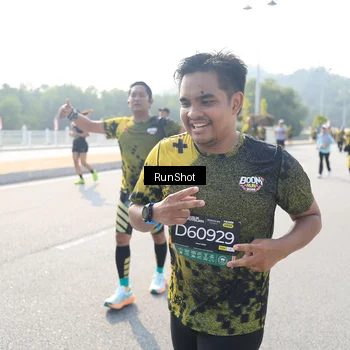 Runner Photo 6926333