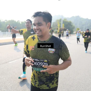 Runner Photo 6926335