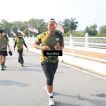 Runner Photo 6926348