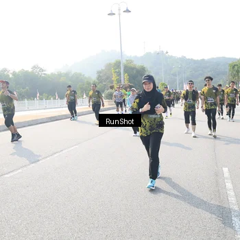 Runner Photo 6926349