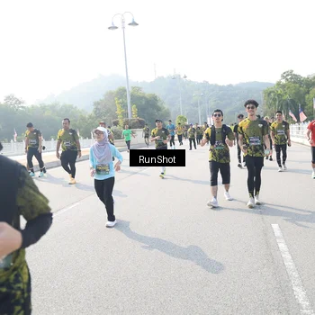 Runner Photo 6926363