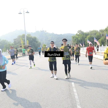 Runner Photo 6926366