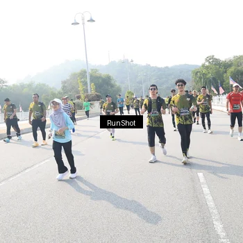 Runner Photo 6926367