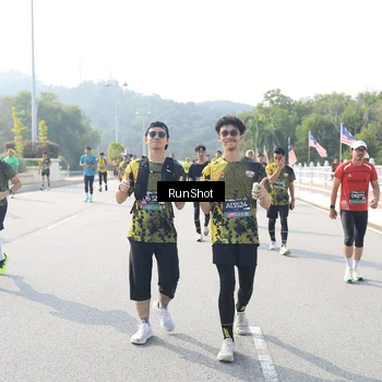 Runner Photo 6926375
