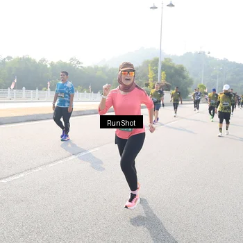 Runner Photo 6926569