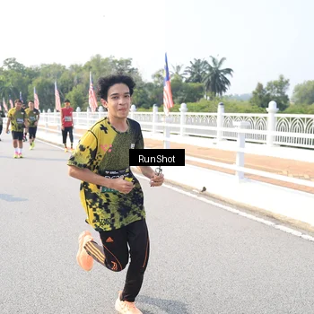 Runner Photo 6926596
