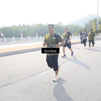 Runner Photo 6926606