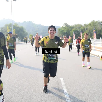 Runner Photo 6926623