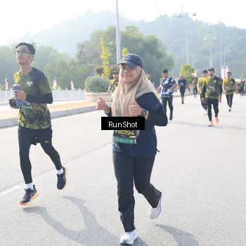 Runner Photo 6926666